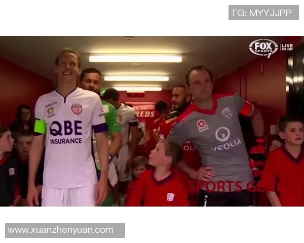 外国人恶作剧足球明星引发热议球场趣事背后的故事与反响